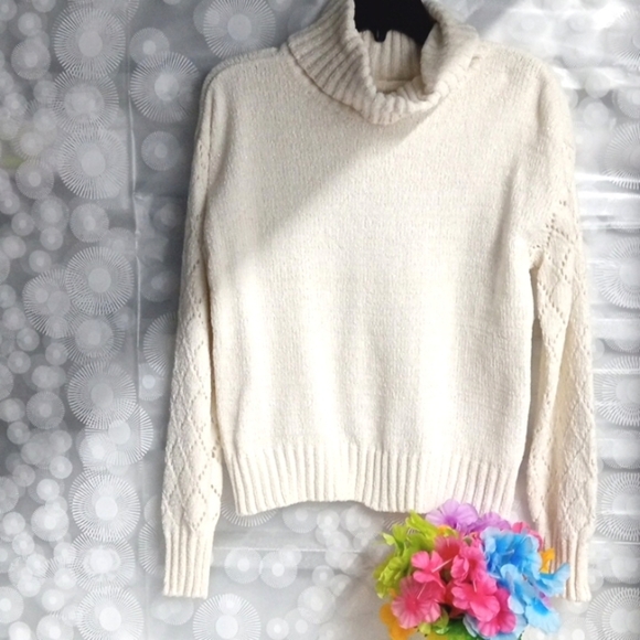 MADISON+HUDSON CREAM TURTLENECK LONG SLEEVE SWEATER SIZE SMALL NWT - Picture 6 of 7